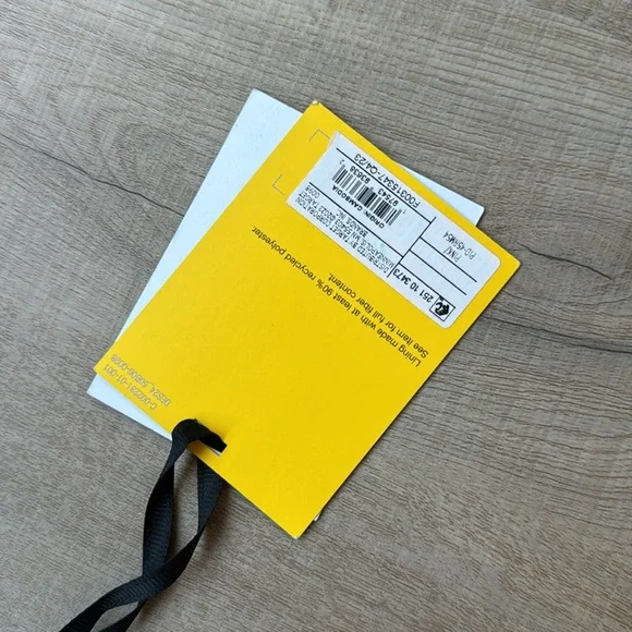 DVF x Target 💋 Red Lips Coin Purse Bag Charm Mini Kiss Diane Von Furstenberg - Picture 7 of 9